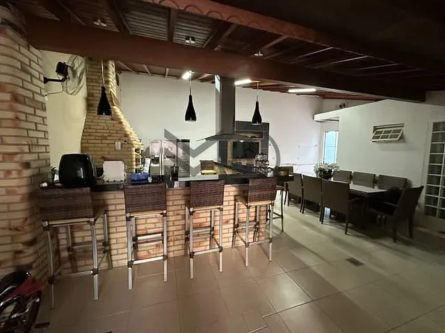 Casa com 244m² 3 quartos e 2 banheiros, à venda, no bairro Recanto dos Pássaros em Cuiabá