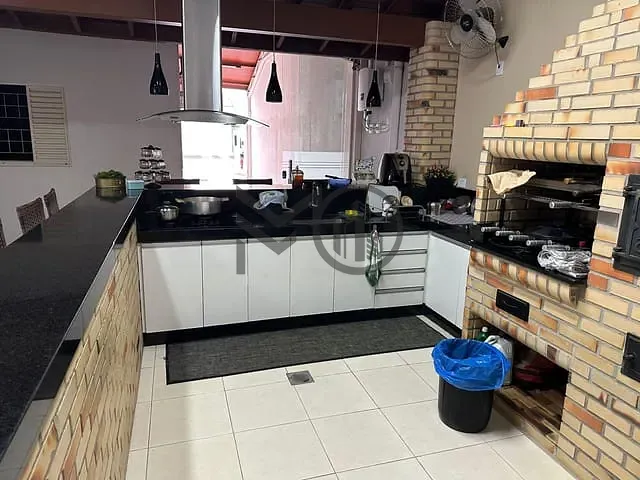 Casa com 244m² 3 quartos e 2 banheiros, à venda, no bairro Recanto dos Pássaros em Cuiabá