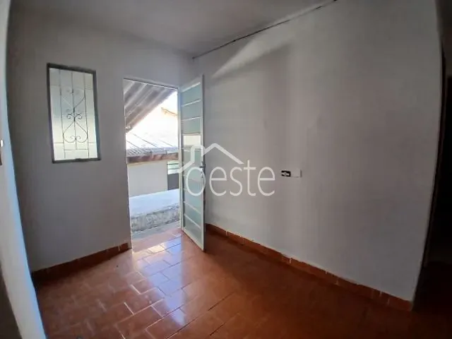 Casa com 50m² 2 quartos e 1 banheiro, para alugar, no bairro Jardim Belo Horizonte em Santa Bárbara D'Oeste
