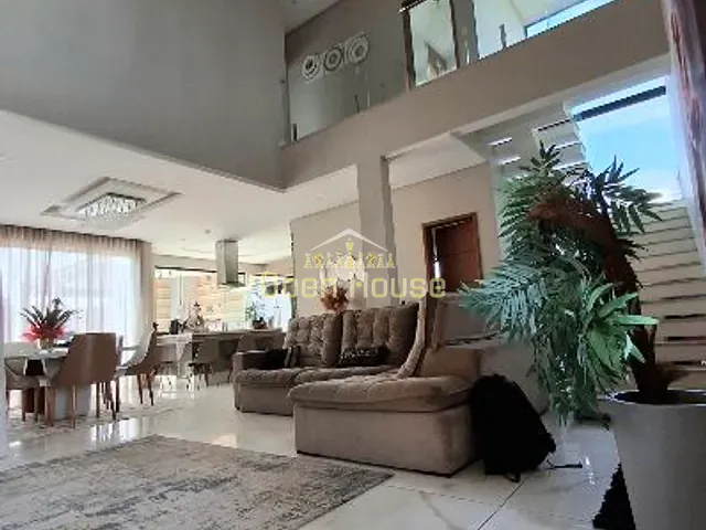 Casa com 444m² 3 quartos e 4 banheiros, à venda, no bairro Casa de Pedra em Volta Redonda