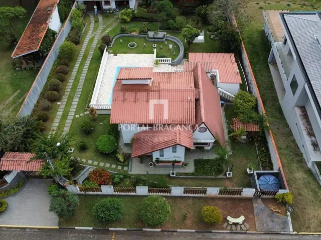Casa com 800m² 3 quartos e 3 banheiros, à venda, no bairro Dos Cubas em Piracaia