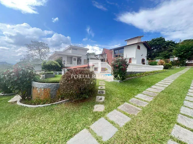 Casa com 800m² 3 quartos e 3 banheiros, à venda, no bairro Dos Cubas em Piracaia