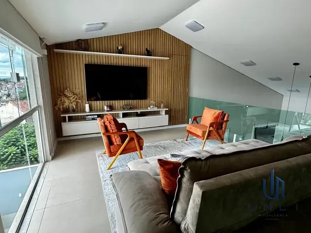 Casa 3 quartos e 5 banheiros, à venda, no bairro Jardim Amália em Volta Redonda