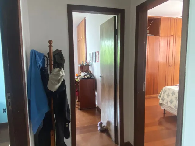 Casa com 265m² 5 quartos e 2 banheiros, à venda, no bairro Camargos em Belo Horizonte