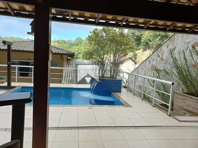 Casa com 588m² 4 quartos e 6 banheiros, à venda, no bairro Badu em Niterói