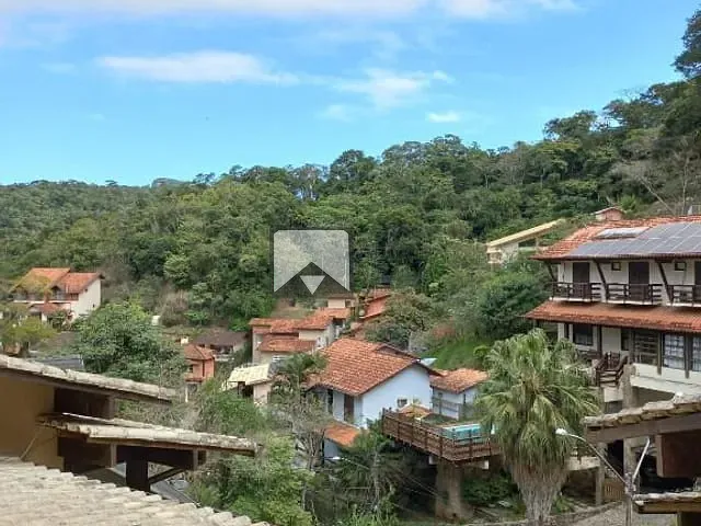 Casa com 588m² 4 quartos e 6 banheiros, à venda, no bairro Badu em Niterói
