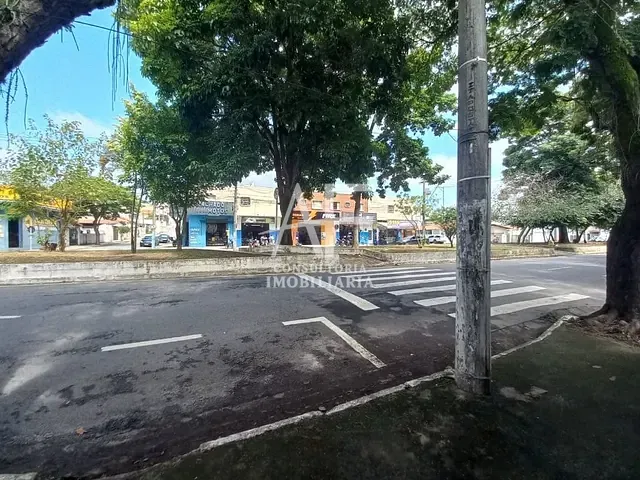 Casa com 340m² 5 quartos e 4 banheiros, à venda, no bairro Centro em Taubaté