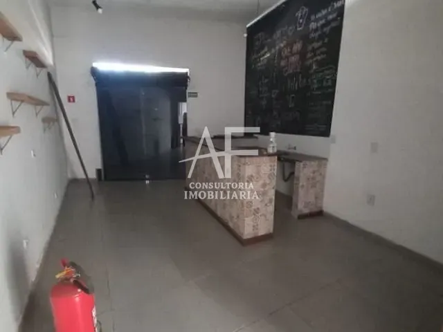 Casa com 340m² 5 quartos e 4 banheiros, à venda, no bairro Centro em Taubaté