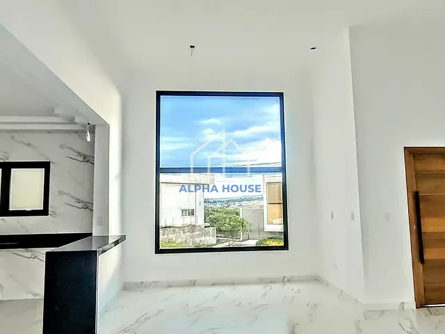 Casa com 476m² 3 quartos e 1 banheiro, à venda, no bairro Monte Belo em Taubaté