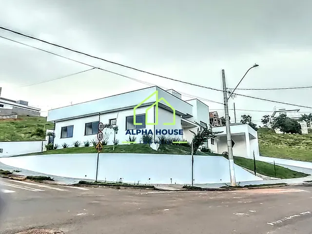 Casa com 476m² 3 quartos e 1 banheiro, à venda, no bairro Monte Belo em Taubaté
