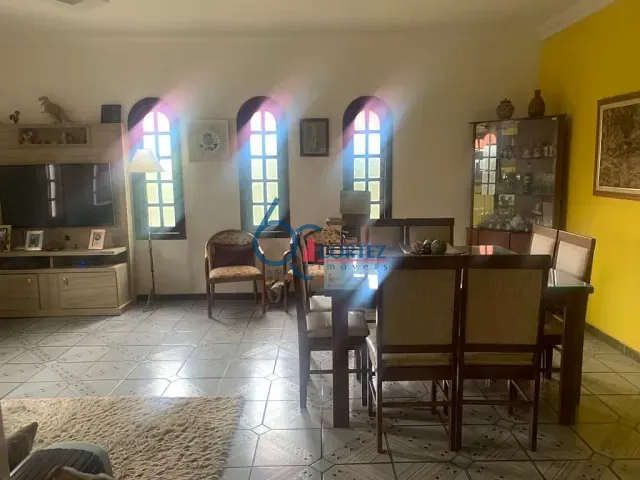 Casa com 373m² 3 quartos e 1 banheiro, à venda, no bairro Jardim América em Rio Claro
