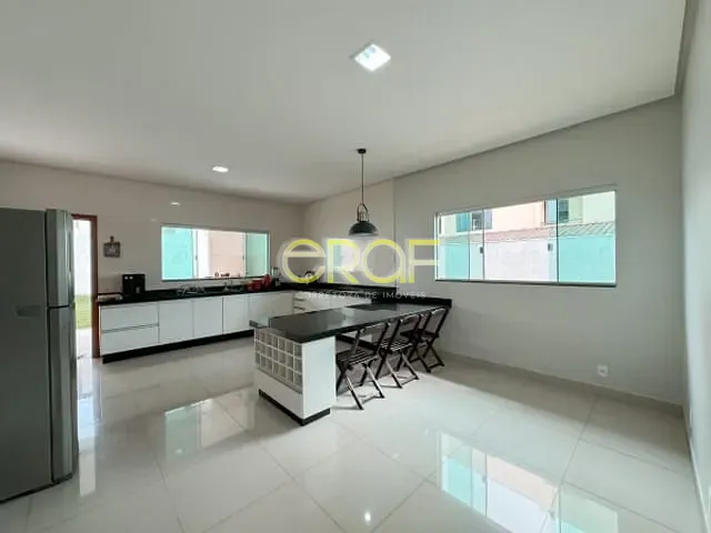 Casa com 588m² 3 quartos e 3 banheiros, à venda, no bairro Setor Primavera em Formosa