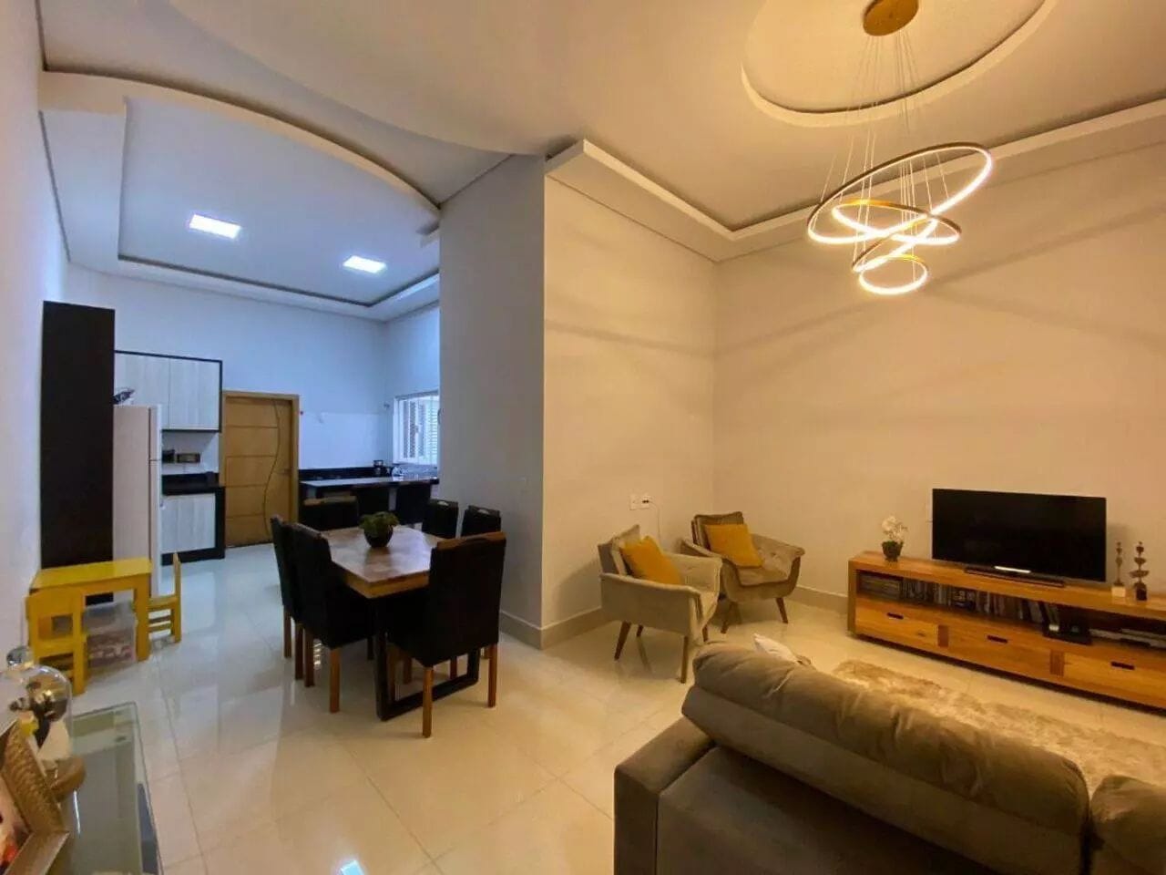 Casa, 3 quartos, 131 m² - Foto 2