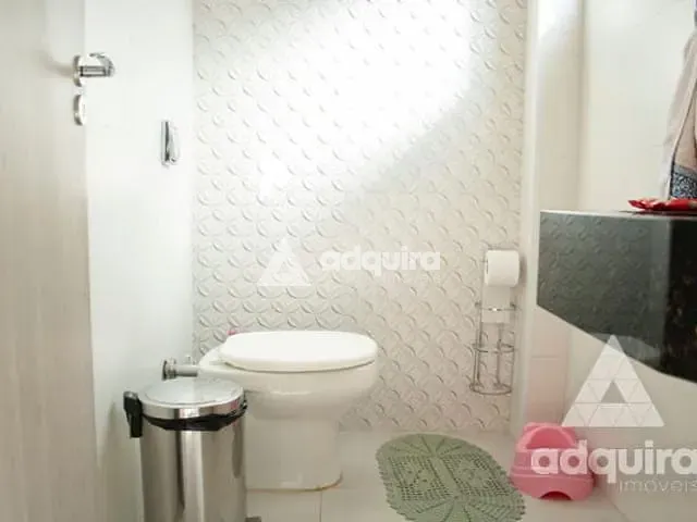 Casa com 360m² 4 quartos e 4 banheiros, à venda, no bairro Jardim Carvalho em Ponta Grossa