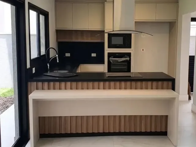 Casa à venda, no bairro Uberaba em Curitiba