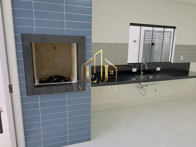 Casa com 250m² 3 quartos e 1 banheiro, à venda, no bairro Jardim das Palmeiras em Cuiabá