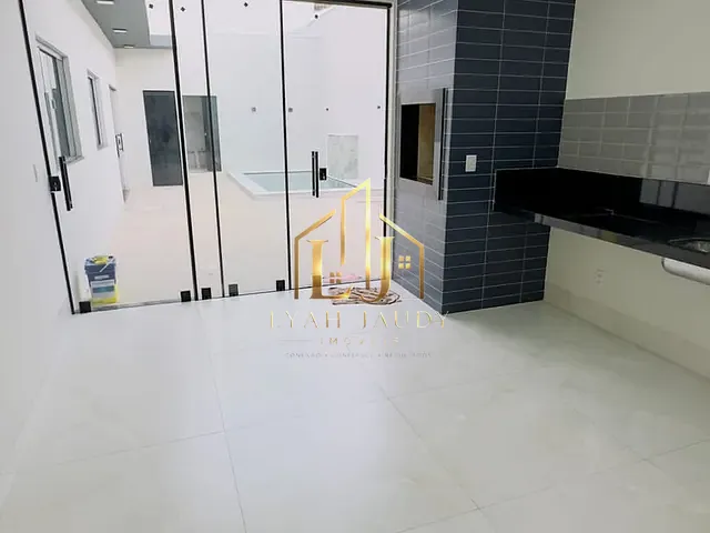 Casa com 250m² 3 quartos e 1 banheiro, à venda, no bairro Jardim das Palmeiras em Cuiabá