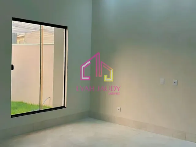 Casa com 250m² 3 quartos e 1 banheiro, à venda, no bairro Jardim das Palmeiras em Cuiabá