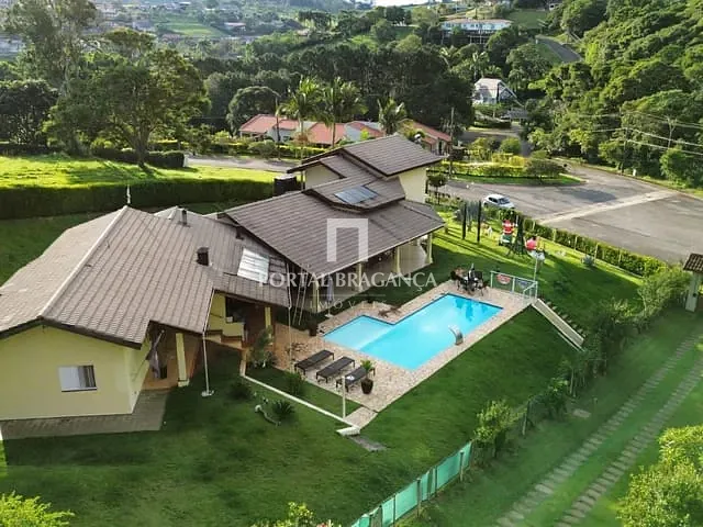 Casa com 2355m² 4 quartos e 6 banheiros, à venda, no bairro Condomínio Jardim das Palmeiras em Bragança Paulista