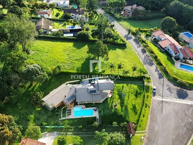 Casa com 2355m² 4 quartos e 6 banheiros, à venda, no bairro Condomínio Jardim das Palmeiras em Bragança Paulista