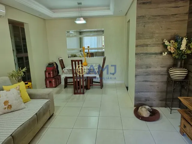 Casa com 250m² 3 quartos e 2 banheiros, à venda, no bairro Sítio de Recreio Ipê em Goiânia