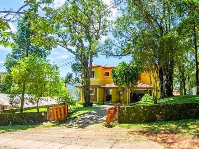 Casa com 1100m² 3 quartos e 2 banheiros, à venda, no bairro Residencial Parque Itapetinga em Atibaia