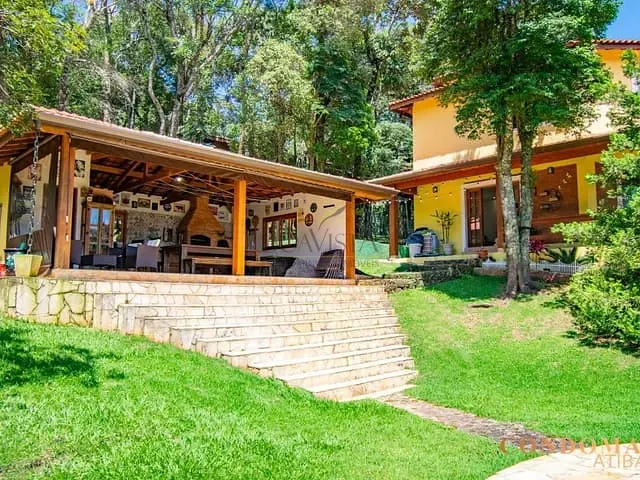 Casa com 1100m² 3 quartos e 4 banheiros, à venda, no bairro Residencial Parque Itapetinga em Atibaia