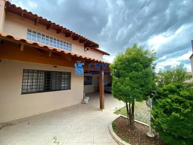 Casa com 410m² 4 quartos e 3 banheiros, à venda, no bairro Jardim Kobayashi em Londrina