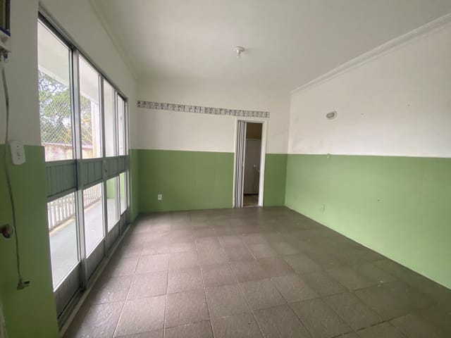 Casa com 92m², à venda, no bairro Vila Valqueire em Rio de Janeiro