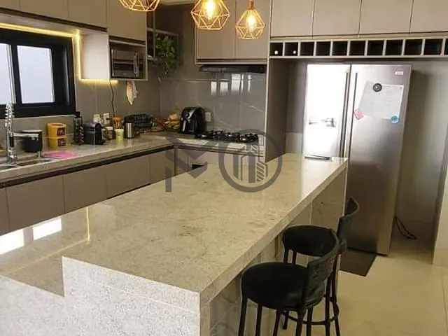 Casa com 300m² 3 quartos e 4 banheiros, à venda, no bairro Condomínio Belvedere em Cuiabá