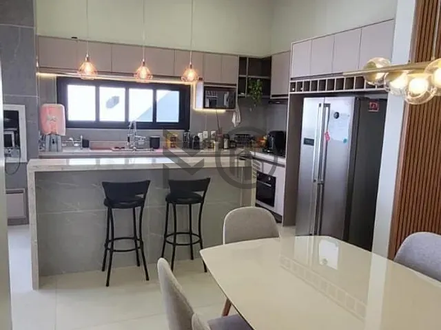 Casa com 300m² 3 quartos e 4 banheiros, à venda, no bairro Condomínio Belvedere em Cuiabá