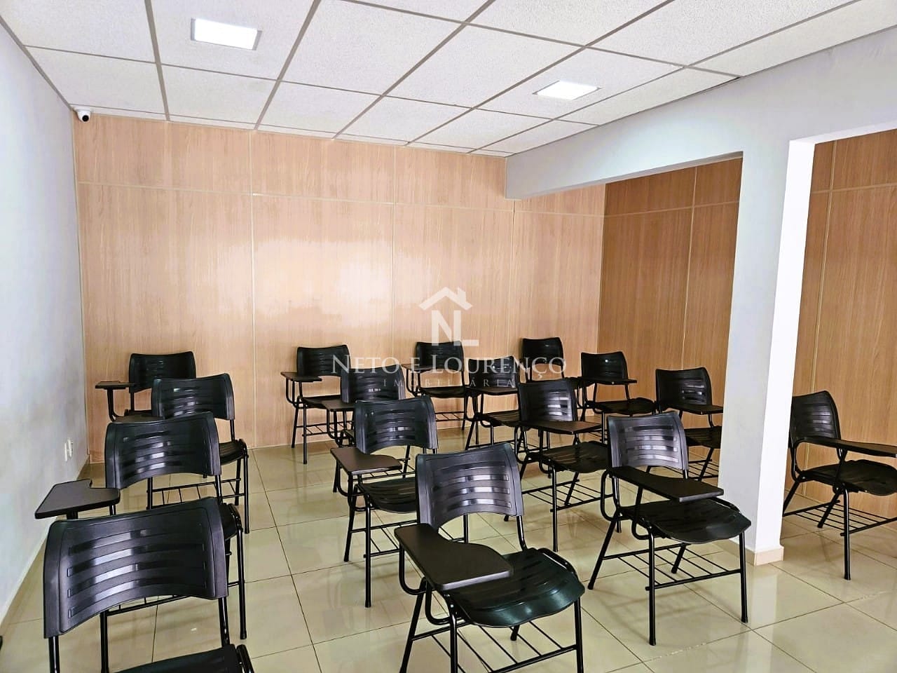 Casa à venda com 1 quarto, 280m² - Foto 1