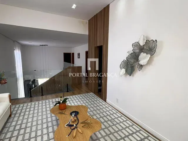 Casa com 455m² 4 quartos e 5 banheiros, à venda, no bairro Condomínio Residencial Campos do Conde em Bragança Paulista
