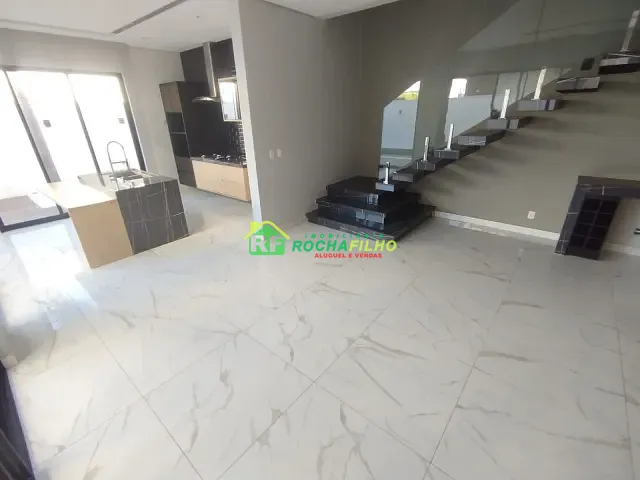Casa com 201m² 4 quartos e 4 banheiros, para alugar, no bairro Novo Uruguai em Teresina