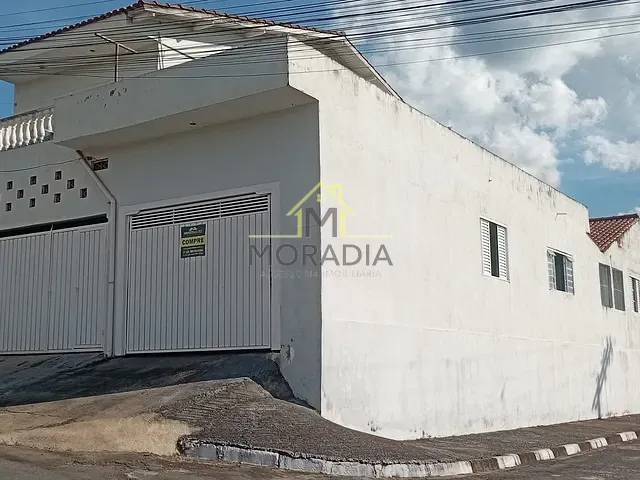 Casa 4 quartos e 4 banheiros, à venda, no bairro Parque dos Municípios II em Guaxupé