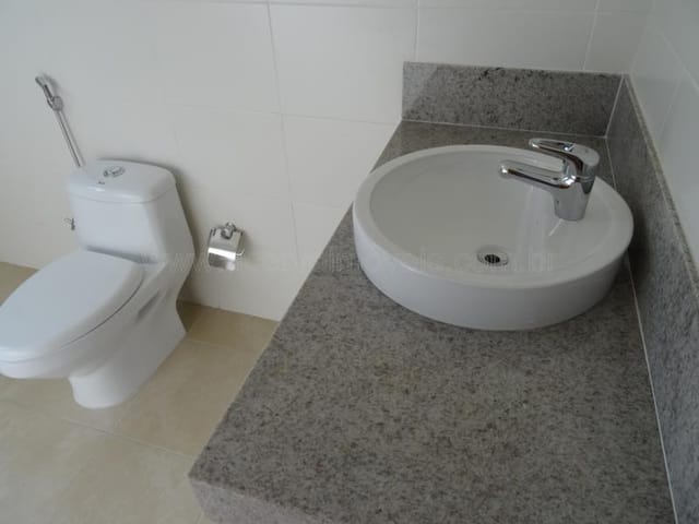 Casa com 2465m² 4 quartos e 6 banheiros, à venda, no bairro Parque Jardim da Serra em Juiz de Fora