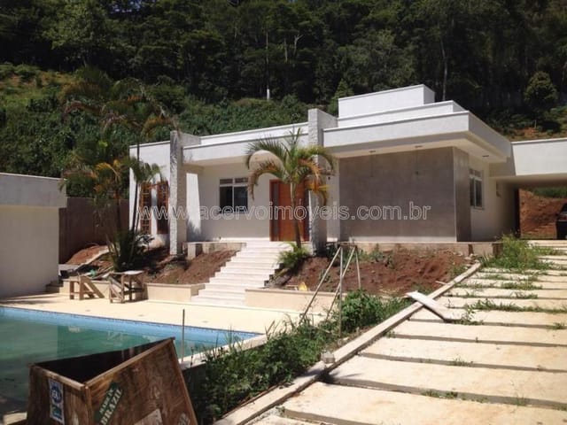Casa com 2465m² 4 quartos e 6 banheiros, à venda, no bairro Parque Jardim da Serra em Juiz de Fora