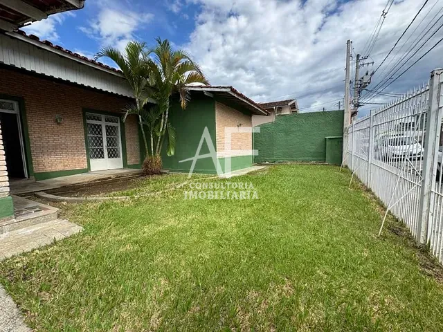Casa com 750m² 3 quartos e 2 banheiros, para alugar, no bairro Jardim Maria Augusta em Taubaté