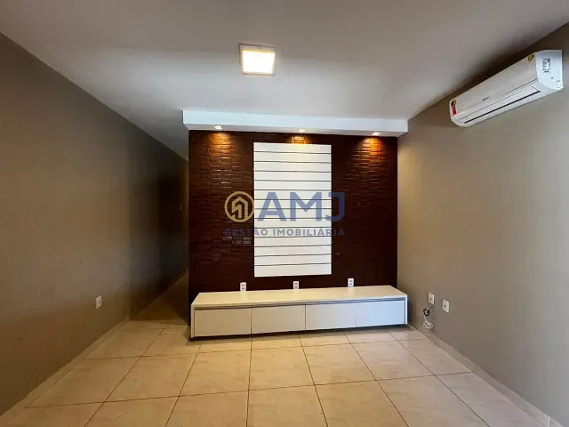 Casa 3 quartos e 4 banheiros, à venda, no bairro Jardim São José em Goiânia