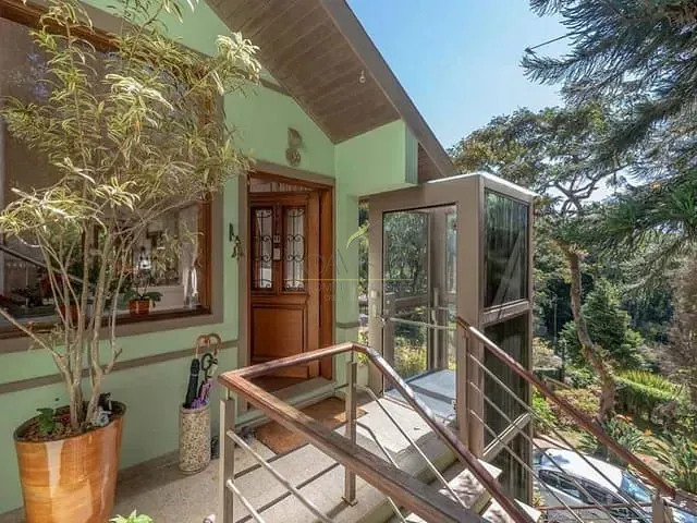 Casa com 1150m² 4 quartos e 5 banheiros, para alugar, no bairro Residencial Parque Itapetinga em Atibaia