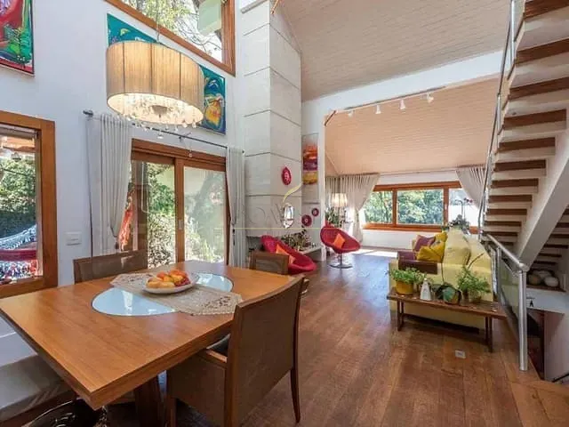 Casa com 1150m² 4 quartos e 5 banheiros, para alugar, no bairro Residencial Parque Itapetinga em Atibaia
