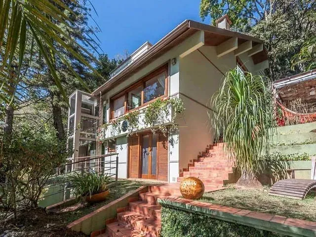 Casa com 1150m² 4 quartos e 5 banheiros, para alugar, no bairro Residencial Parque Itapetinga em Atibaia