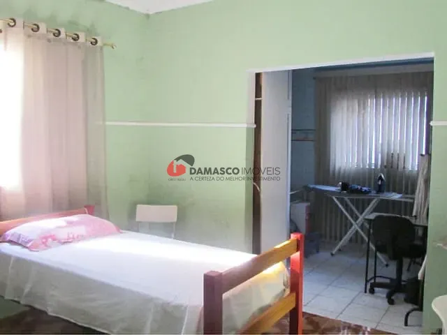 Casa com 228m² 2 quartos e 1 banheiro, à venda, no bairro Vila Aquilino em Santo André