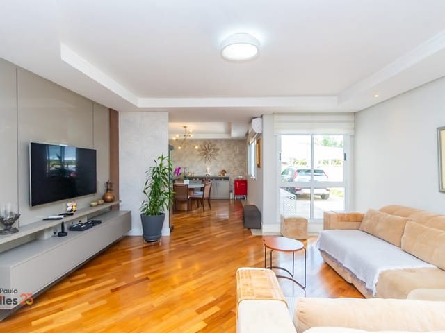 Casa 4 quartos e 6 banheiros, à venda, no bairro São Braz em Curitiba