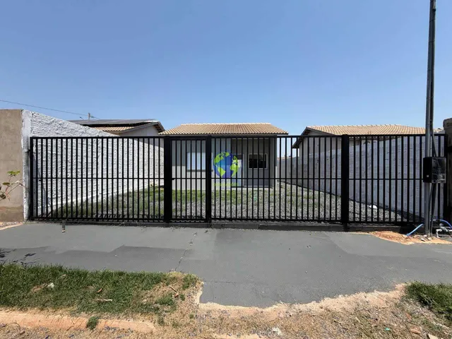 Casa com 200m² 2 quartos e 1 banheiro, à venda, no bairro Novo Mundo em Várzea Grande