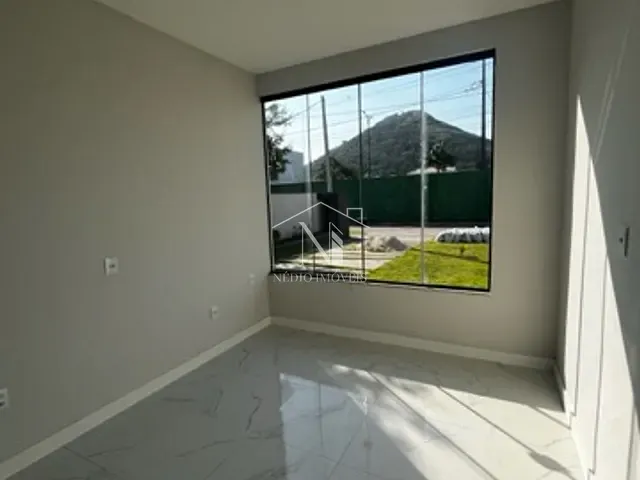 Casa com 370m² 4 quartos e 1 banheiro, à venda, no bairro Cajueiros (Itaipuaçu) em Maricá