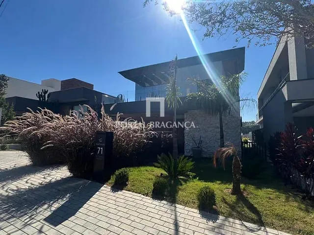 Casa com 460m² 4 quartos e 5 banheiros, à venda, no bairro Condomínio Residencial Campos do Conde em Bragança Paulista