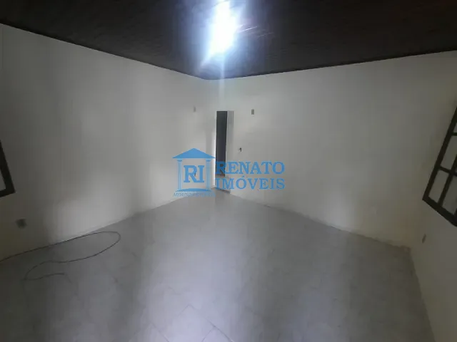 Casa 2 quartos e 1 banheiro, para alugar, no bairro Centro em Maricá
