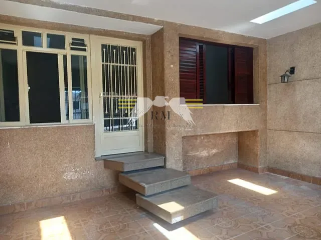 Casa com 100m² 3 quartos e 2 banheiros, à venda ou para alugar, no bairro Parque Maria Luiza em São Paulo