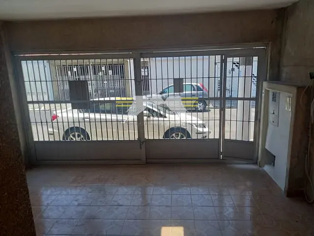 Casa com 100m² 3 quartos e 2 banheiros, à venda ou para alugar, no bairro Parque Maria Luiza em São Paulo